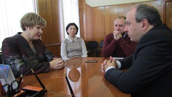 Встреча министра Тамаза Цахнакия с доктором медицинских наук Ириной Михеевой - Sputnik Абхазия