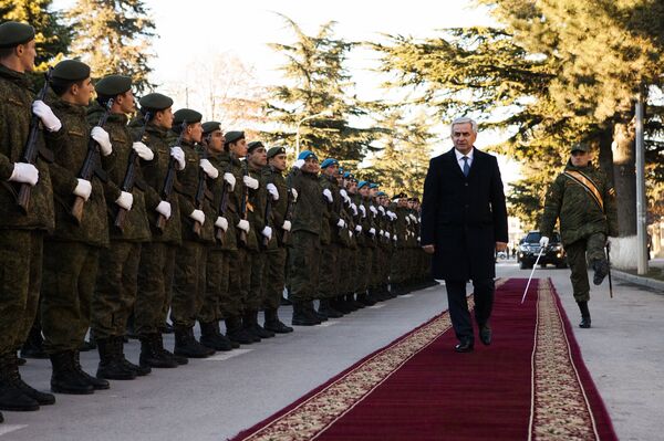 Приезд Рауля Хаджимба в Южную Осетию Приезд Рауля Хаджимба в Южную Осетию - Sputnik Абхазия