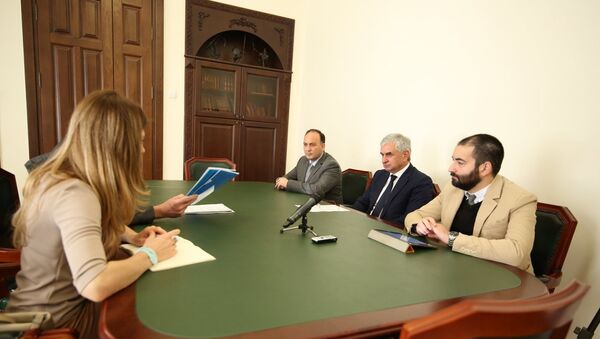 Президент Республики Абхазия Рауль Хаджимба встретился с постоянным координатором ООН, постоянным представителем ПРООН Нильсом Скоттом - Sputnik Абхазия
