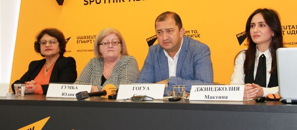 Пресс-конференция о деятельности Ассоциации НКО Абхазии Пресс-конференция о деятельности Ассоциации НКО Абхазии - Sputnik Абхазия