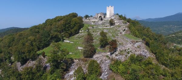 Полет над абхазский цитаделью: Иверская гора - Sputnik Абхазия