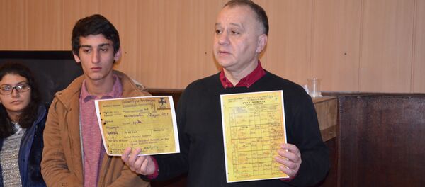 Григрий Скворцов с волонтерами акции Возвращение имени Григрий Скворцов с волонтерами акции Возвращение имени - Sputnik Абхазия