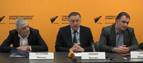 Приоритет гражданам Абхазии: Пипия рассказал о ходе приватизации Приоритет гражданам Абхазии: Пипия рассказал о ходе приватизации - Sputnik Абхазия
