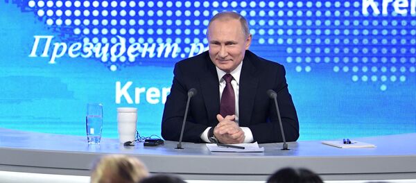 Двенадцатая ежегодная большая пресс-конференция президента РФ Владимира Путина - Sputnik Абхазия