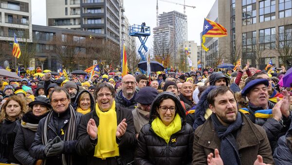 Демонстрация каталонцев в поддержку К. Пучдемона в Брюсселе - Sputnik Абхазия