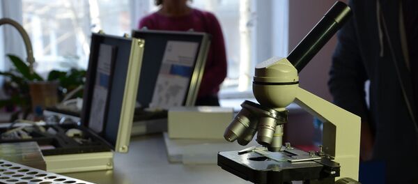 Дом Москвы подарил сухумской школе №14 оборудование для изучения химии, биологии и физики Дом Москвы подарил сухумской школе №14 оборудование для изучения химии, биологии и физики - Sputnik Аҧсны