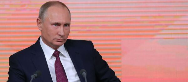 Президент РФ Владимир Путин во время большой ежегодной пресс-конференции - Sputnik Абхазия