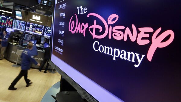 Логотип компании Walt Disney на экране Нью-Йоркской фондовой биржи - Sputnik Абхазия