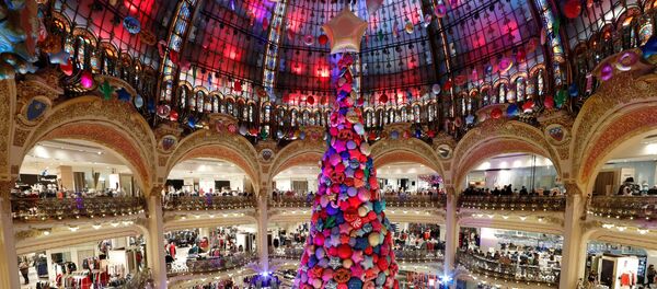 Елка в галерее Лафайет - Sputnik Абхазия