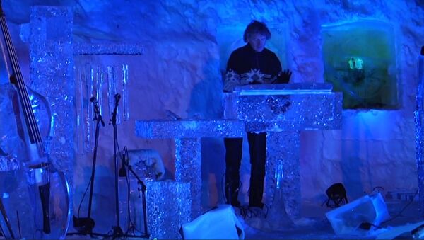 Норвежский музыкант играет на инструментах их речного и озерного льда - Sputnik Абхазия