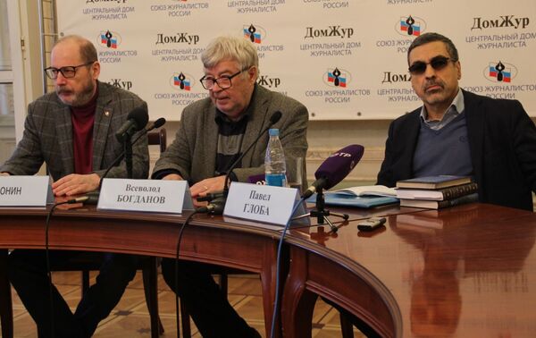 Пресс-конференция астролога Павла Глобы в центральном доме журналиста в Москве Пресс-конференция астролога Павла Глобы в центральном доме журналиста в Москве - Sputnik Абхазия