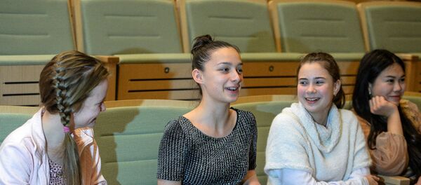 Валерий Гергиев встретился с участниками проекта Ты супер! Танцы Валерий Гергиев встретился с участниками проекта Ты супер! Танцы - Sputnik Абхазия