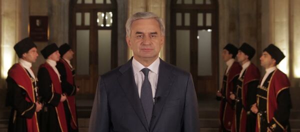 Новогоднее поздравление президента Абхазии Рауля Хаджимба Новогоднее поздравление президента Абхазии Рауля Хаджимба - Sputnik Абхазия