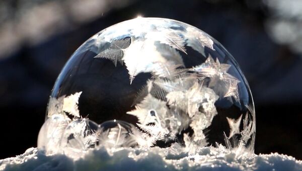 Что происходит с мыльным пузырем на морозе - Sputnik Абхазия