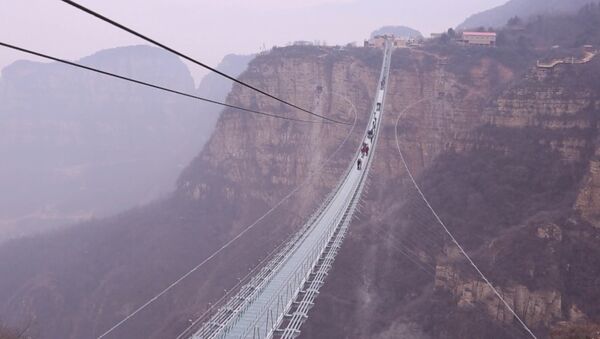 Самый длинный стеклянный мост - Sputnik Абхазия