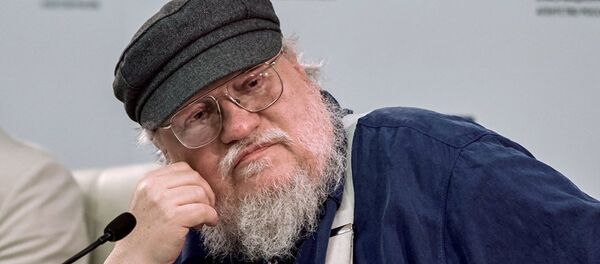 Джордж Рэймонд Ричард Мартин — современный американский писатель-фантаст Джордж Рэймонд Ричард Мартин — современный американский писатель-фантаст - Sputnik Абхазия