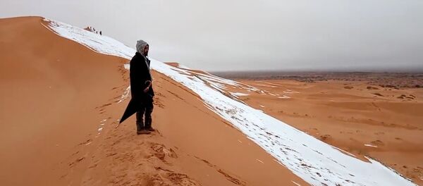 Снег в пустыне Сахара 7 января 2018 - Sputnik Абхазия