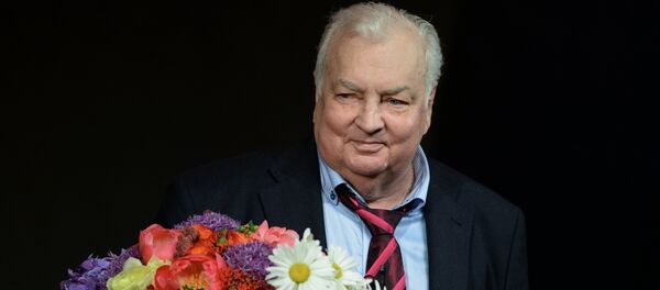 Актер Михаил Державин Актер Михаил Державин - Sputnik Абхазия