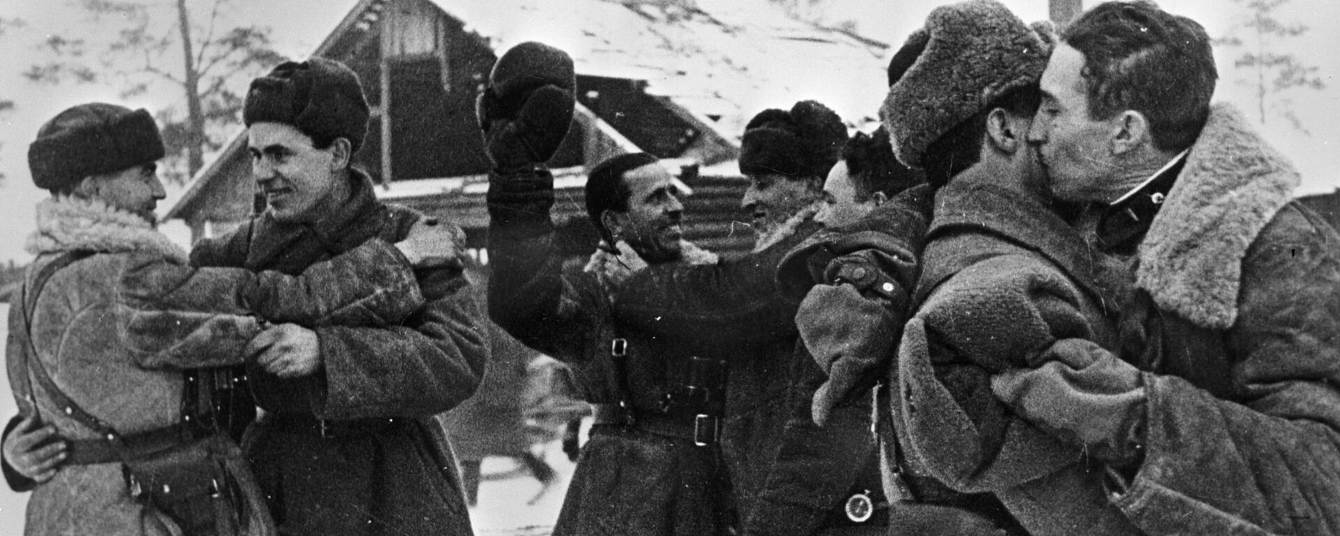 Встреча бойцов двух фронтов - Sputnik Абхазия, 1920, 18.01.2026