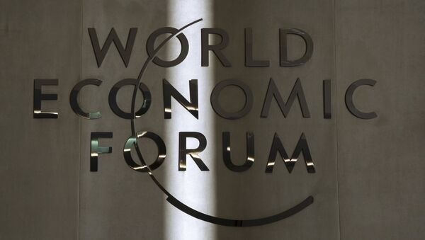 Эмблема Всемирного экономического форума в Давосе. - Sputnik Абхазия