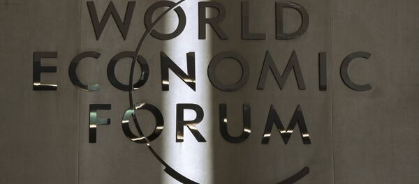 Эмблема Всемирного экономического форума в Давосе. - Sputnik Абхазия