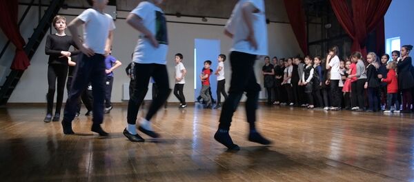 Прогон: кадры репетиции Абжьыуаа перед поездкой в Москву Прогон: кадры репетиции Абжьыуаа перед поездкой в Москву - Sputnik Абхазия