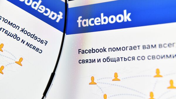 Страница социальной сети Фейсбук на экране компьютера - Sputnik Абхазия