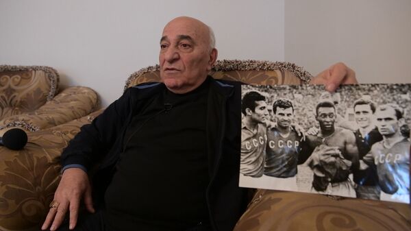Пробить Пеле между ног: Сичинава рассказал о главном матче в жизни - Sputnik Абхазия