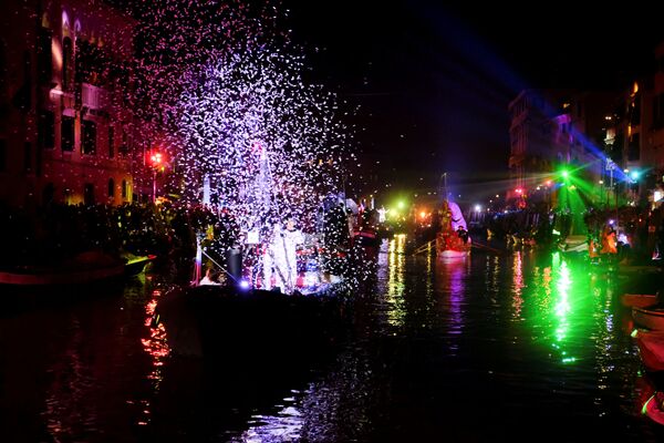 Праздничное представление на церемонии открытия Венецианского карнавала - Sputnik Абхазия
