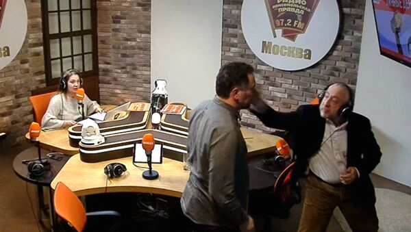 Драка Шевченко и Сванидзе - Sputnik Абхазия