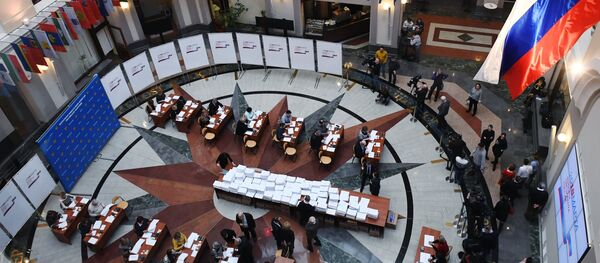 Передача подписей в поддержку регистрации Г. Явлинского на выборах президента РФ Передача подписей в поддержку регистрации Г. Явлинского на выборах президента РФ - Sputnik Абхазия