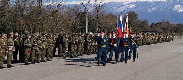 Около 1 тыс. новобранцев российской военной базы ЮВО в Абхазии примут участие в месячнике сплочения воинских коллективов - Sputnik Абхазия