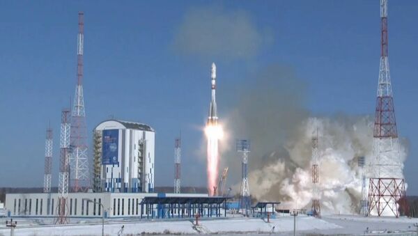 Кадры запуска ракеты Союз-2.1а с 11 спутниками - Sputnik Абхазия
