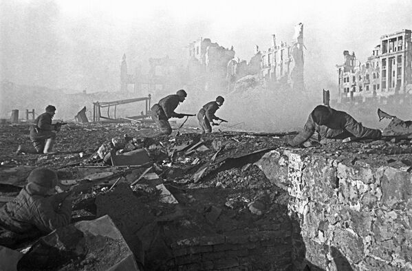 Уличные бои в Сталинграде. Штурм дома. Ноябрь 1942 года - Sputnik Абхазия