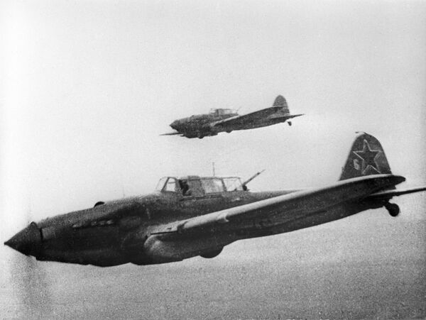Советские штурмовики Ил-2 летят на боевое задание под Сталинградом, 1943 год - Sputnik Абхазия
