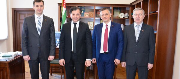 Встреча вице-президента с делегацией из ПМР Встреча вице-президента с делегацией из ПМР - Sputnik Абхазия