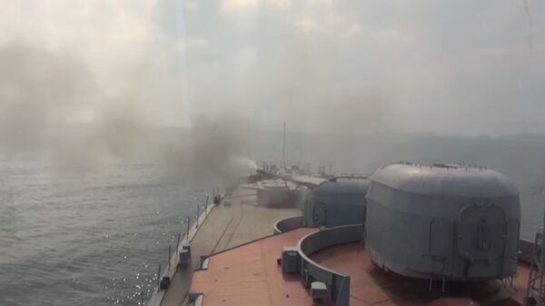 Ракетные и артиллерийские стрельбы БПК Адмирал Виноградов в Японском море - Sputnik Абхазия
