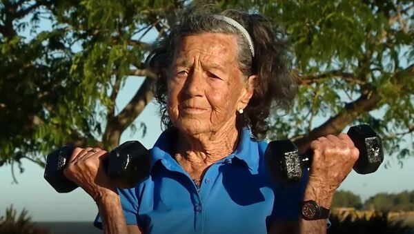 83-летняя бабушка готовится к покорению самой высокой вершины за пределами Азии - Sputnik Абхазия
