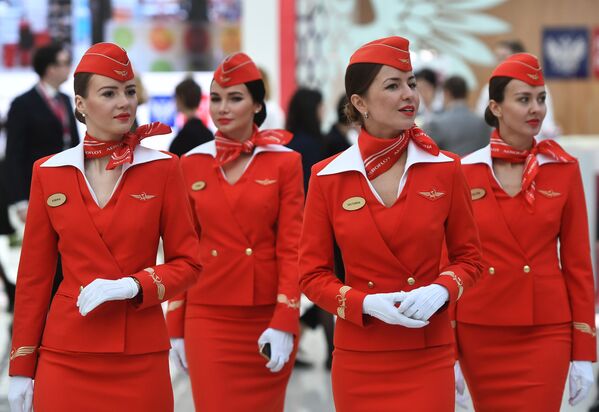 Стюардессы авиакомпании Аэрофлот на Российском инвестиционном форуме (РИФ-2018) в Сочи - Sputnik Абхазия