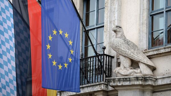 Флаги Баварии, Германии и Евросоюза на правительственном здании в преддверии проведения 54-й Мюнхенской конференции по вопросам безопасности - Sputnik Абхазия