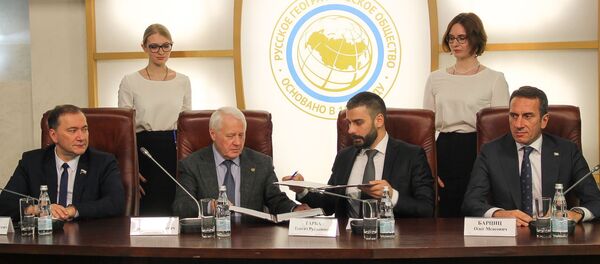 Между фондом Горная Абхазия и Русским географическим обществом подписано соглашение о сотрудничестве Между фондом Горная Абхазия и Русским географическим обществом подписано соглашение о сотрудничестве - Sputnik Абхазия