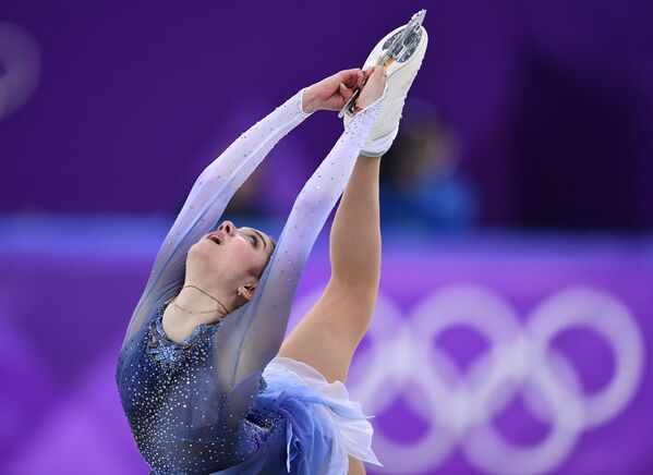 Российская фигуристка Евгения Медведева выступает в короткой программе женского одиночного катания на соревнованиях по фигурному катанию на XXIII зимних Олимпийских играх - Sputnik Абхазия