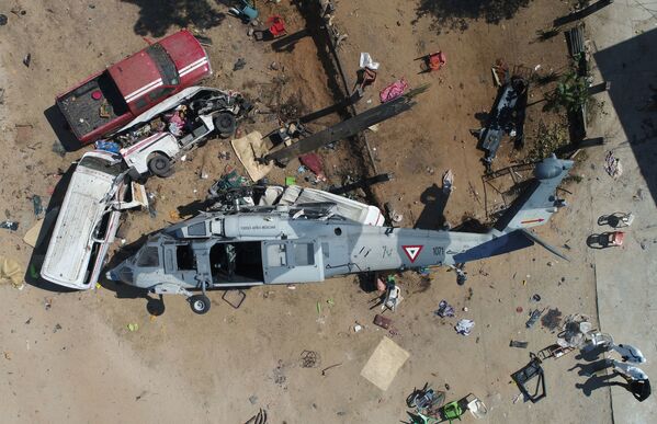 Военный вертолет, потерпевший крушение в Сантьяго-Хамильтепек, штат Оахака, Мексика - Sputnik Абхазия