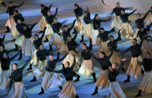 Участницы церемонии закрытия XXIII зимних Олимпийских игр в Пхенчхане - Sputnik Абхазия