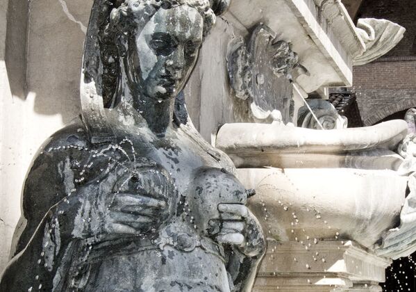 Скульптура сирены в составе Фонтана Нептуна в Болонье - Sputnik Абхазия