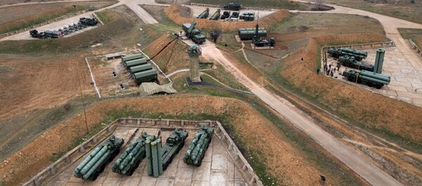 Комплекс ПВО С-400 Триумф заступил на боевое дежурство в Севастополе Комплекс ПВО С-400 Триумф заступил на боевое дежурство в Севастополе - Sputnik Абхазия