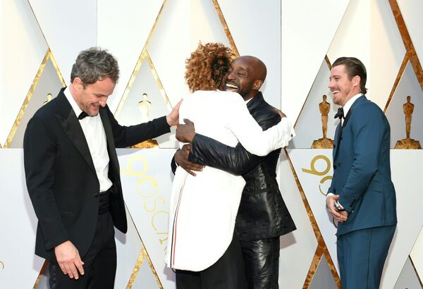 Актеры и режиссер Ди Рис на красной дорожке церемонии вручения Оскар-2018 в Калифорнии - Sputnik Абхазия