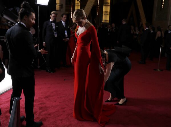 Актриса Эллисон Дженни на красной дорожке церемонии вручения Оскар-2018 в Калифорнии - Sputnik Абхазия