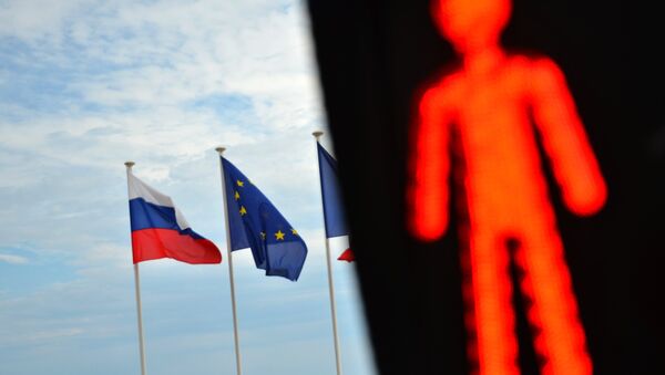 Флаги России, ЕС и Франции на набережной Ниццы. - Sputnik Абхазия