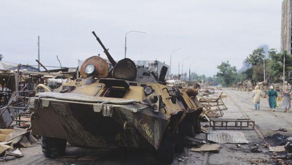 Подбитый танк в зоне вооруженного грузино-абхазского конфликта - Sputnik Абхазия